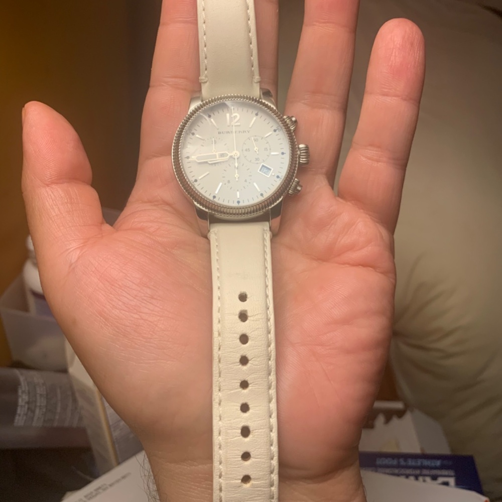 Watch - Picture 2 of 3